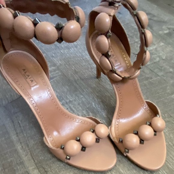 ALAÏA LA BOMBE ANKLE BRACELET SANDALS HIGH HEELS SZ 38 - Fit like 8.5 - - Picture 2 of 3